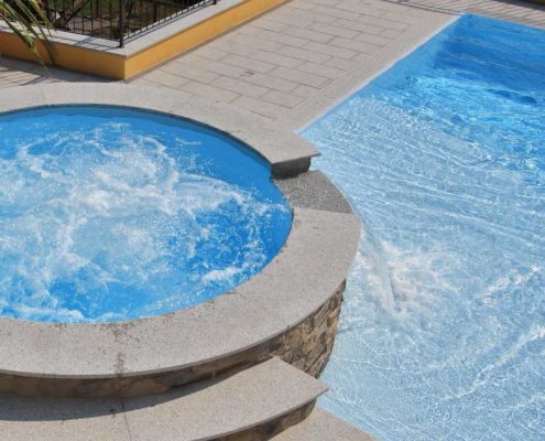 zona-idromassaggio-piscina